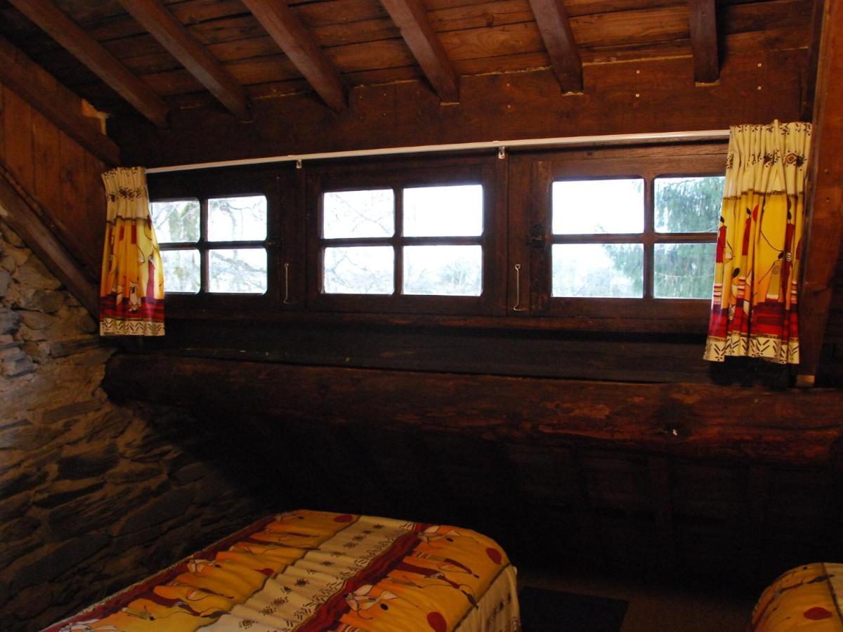 Quietly Located Country House In Vielsalm Buitenkant foto